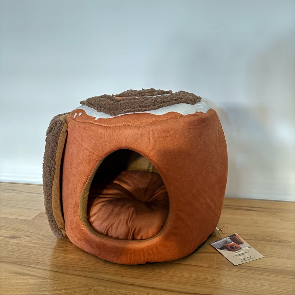 NWT Swiss Roll Pet Bed - Picture 4 of 6